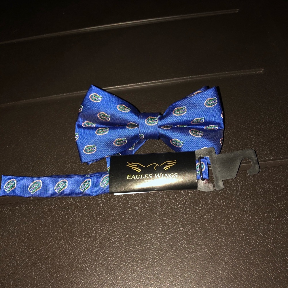 Gators bow tie - Picture 3 of 4